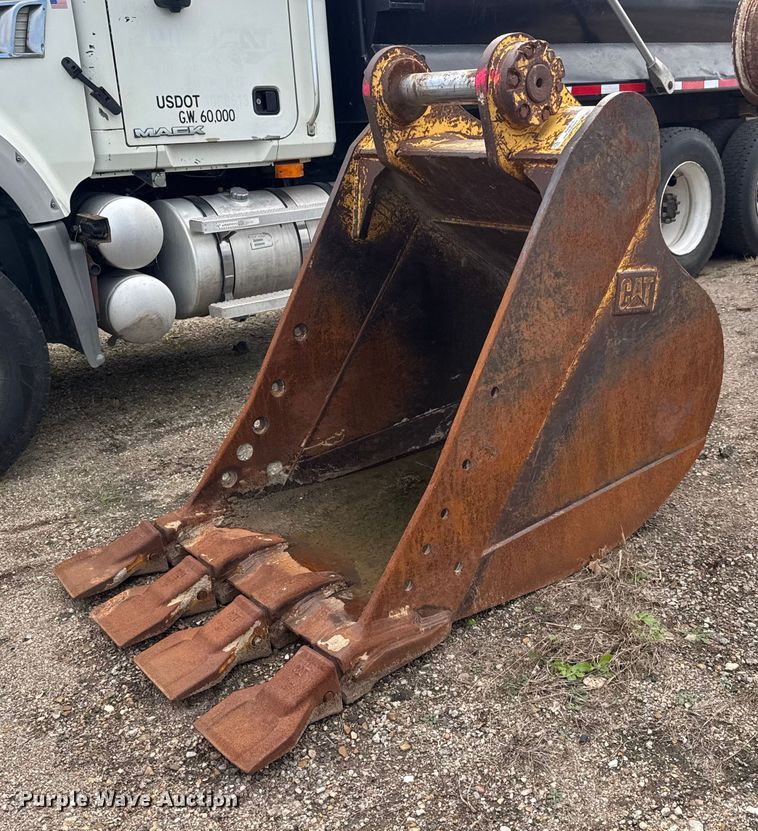 Caterpillar BK-42-330 excavator bucket - NA9815