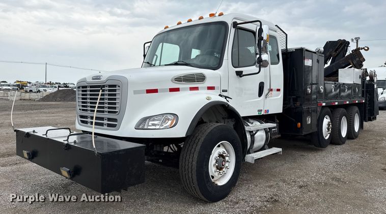 2007 Freightliner Business Class M2 crane truck - NU9617