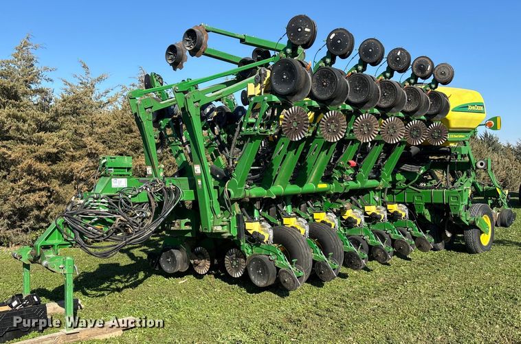 2010 John Deere 1790 split row no-till planter - DK0060