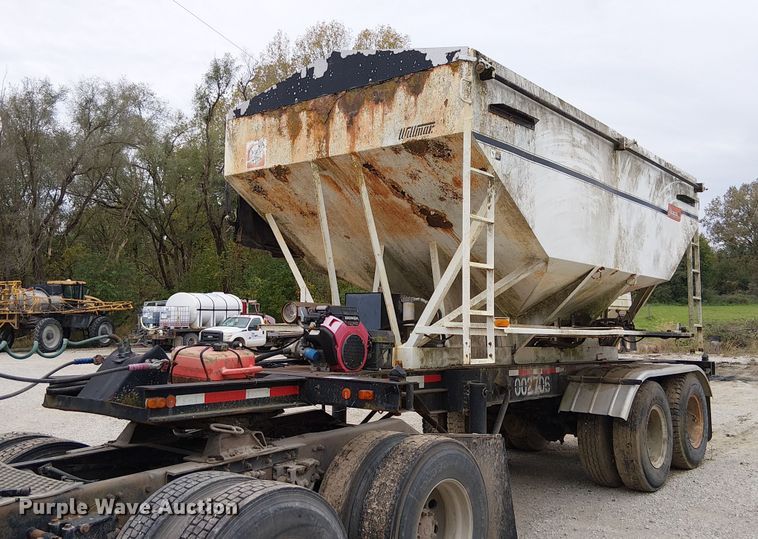 1981 Bertolini 8SF-23 fertilizer delivery trailer - DU3680