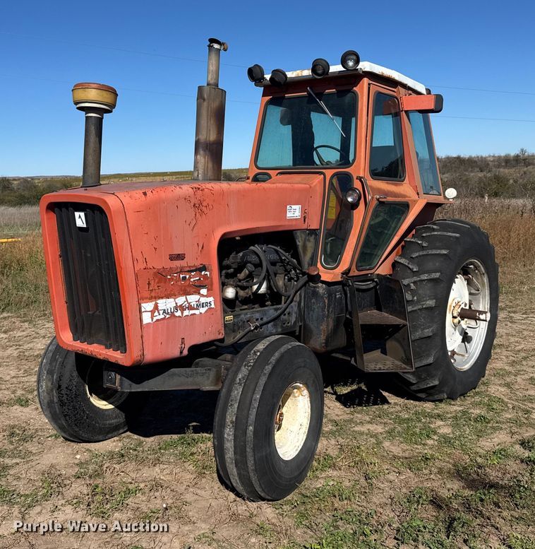 Allis-Chalmers 7020 tractor - DV2867
