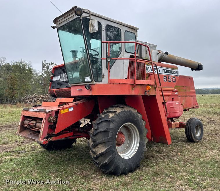 1984 Massey Ferguson 850 combine - DW6656