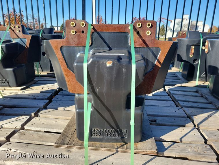 (6) AGCO 4276000M5 front weights - DX6610