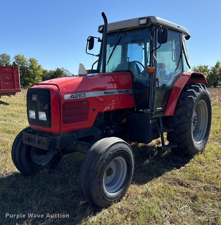 1997 Massey Ferguson 4263 tractor - DY8334