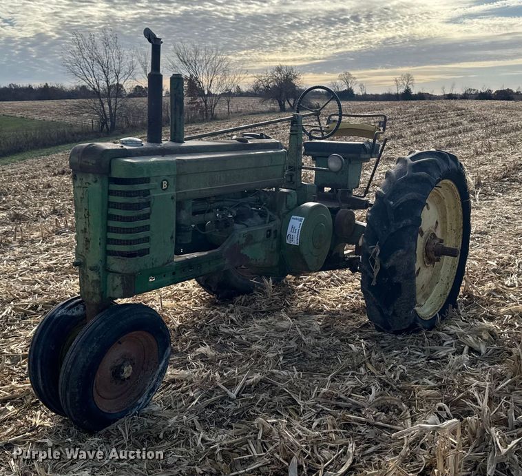 1951 John Deere B tractor - EA2045