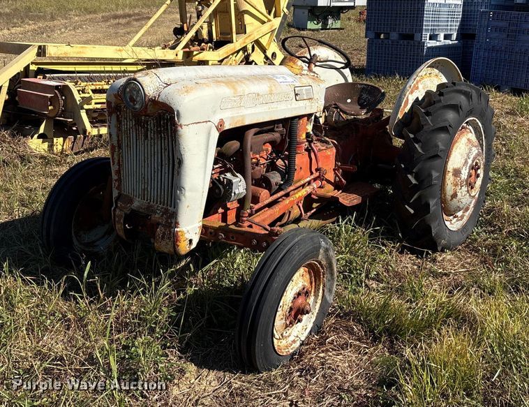 Ford 601 Workmaster tractor - EA7703