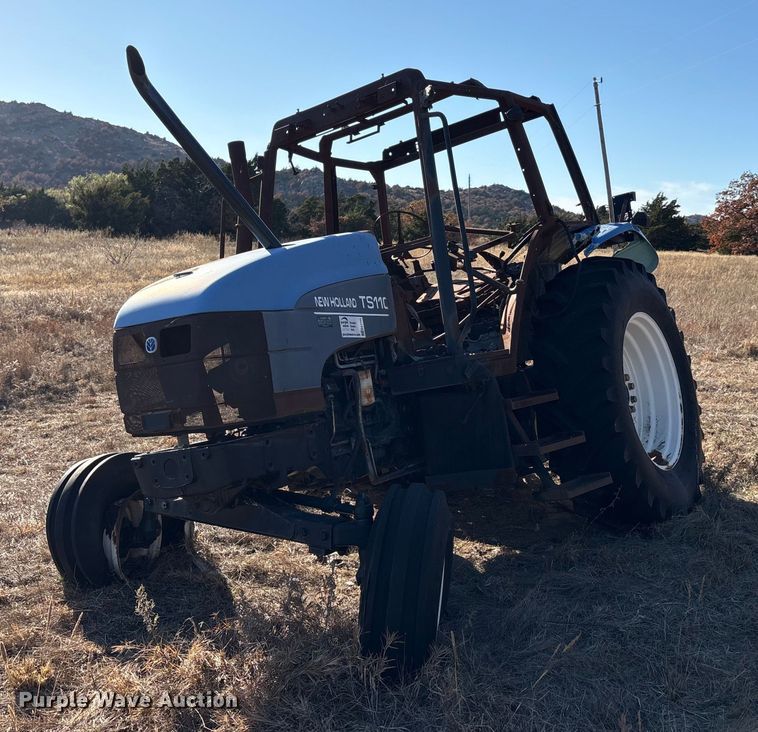 New Holland TS110 tractor - EA7768