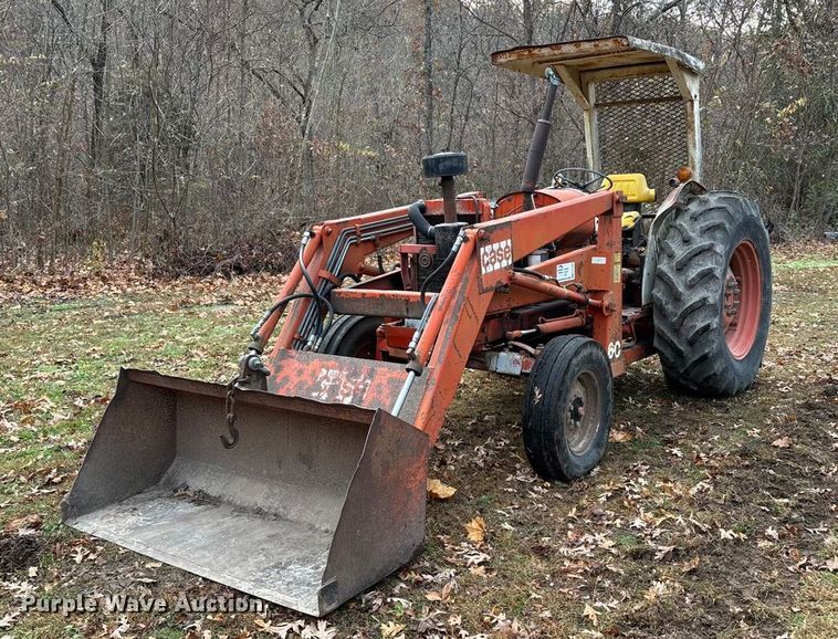 Case 990 tractor - ED2388
