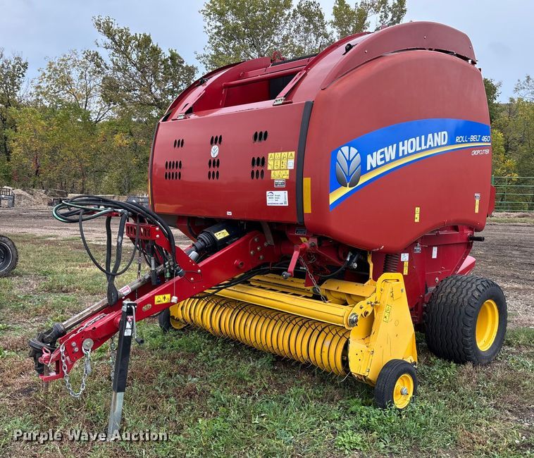 2017 New Holland Roll Belt 460 Cropcutter round baler - EE4118