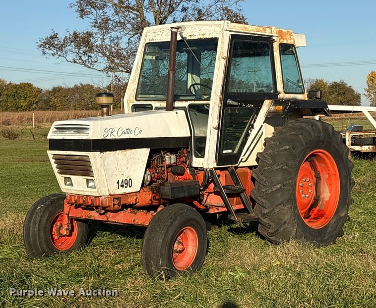 Case 1490 tractor - EG8273