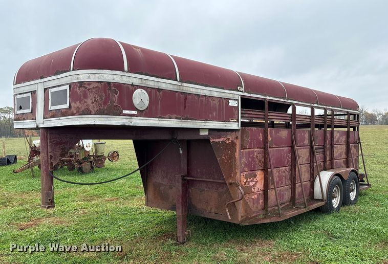 1987 Ponderosa Trailers livestock trailer - EM6161