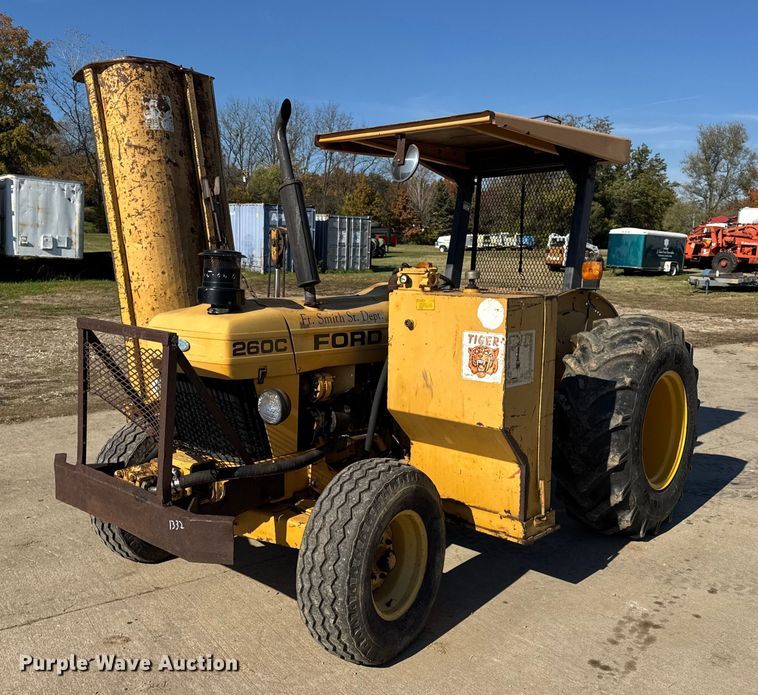 Ford 260C tractor - EN0690