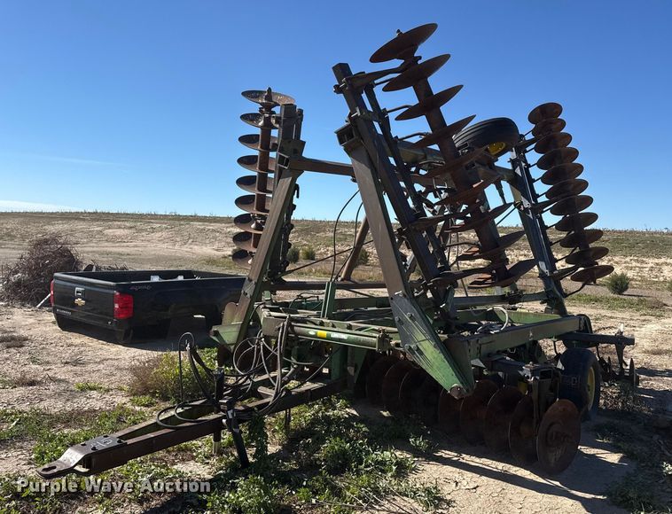John Deere tandem disk - EP0832