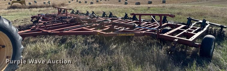 Sunflower 3270 sweep plow - EP0835