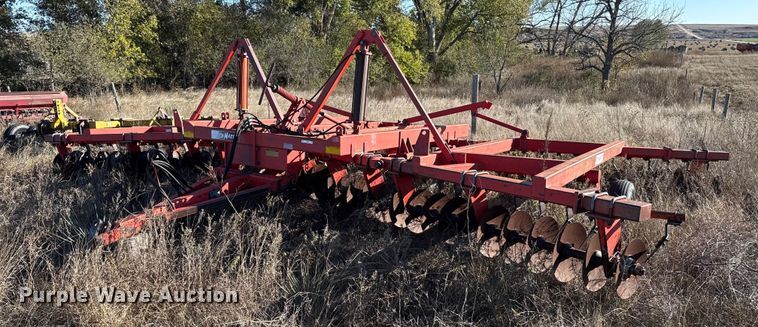 Hutchmaster 7610 tandem disk - EP0843