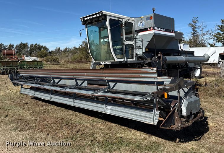 1985 Gleaner L3 combine - EP0878