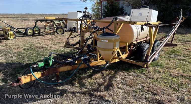 sprayer trailer - EP0945