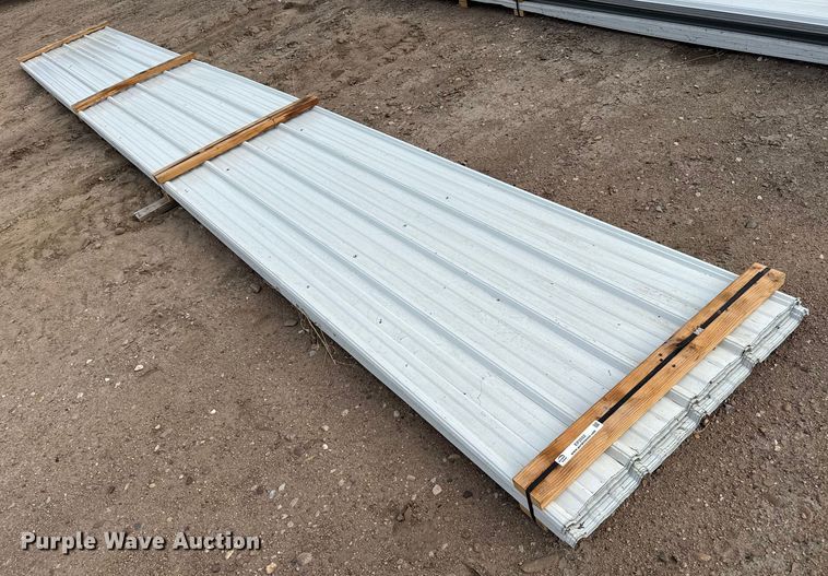 (35) sheets of metal siding/roofing - EP2552