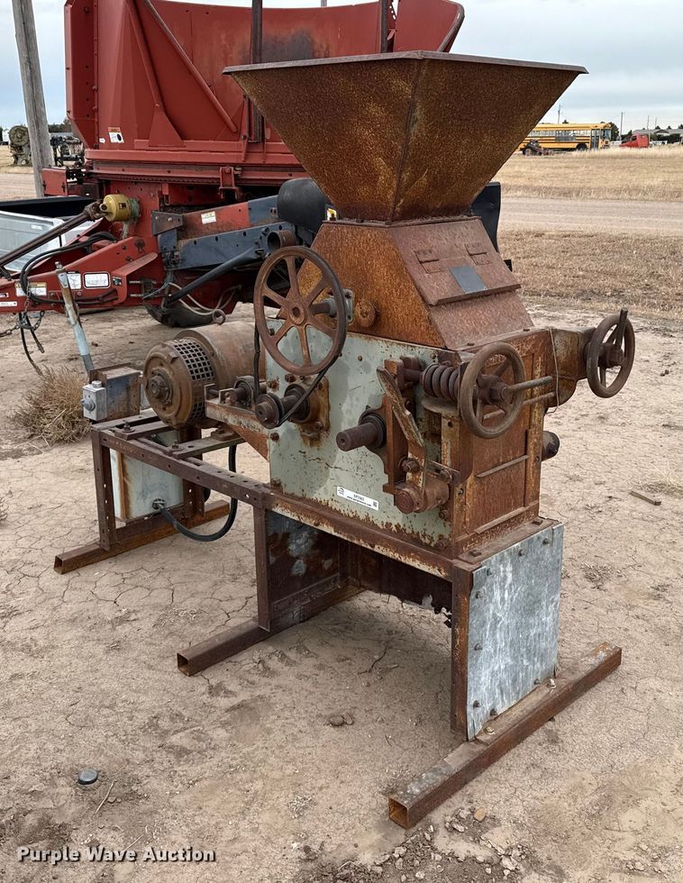 Davis Built roller mill - EP2563