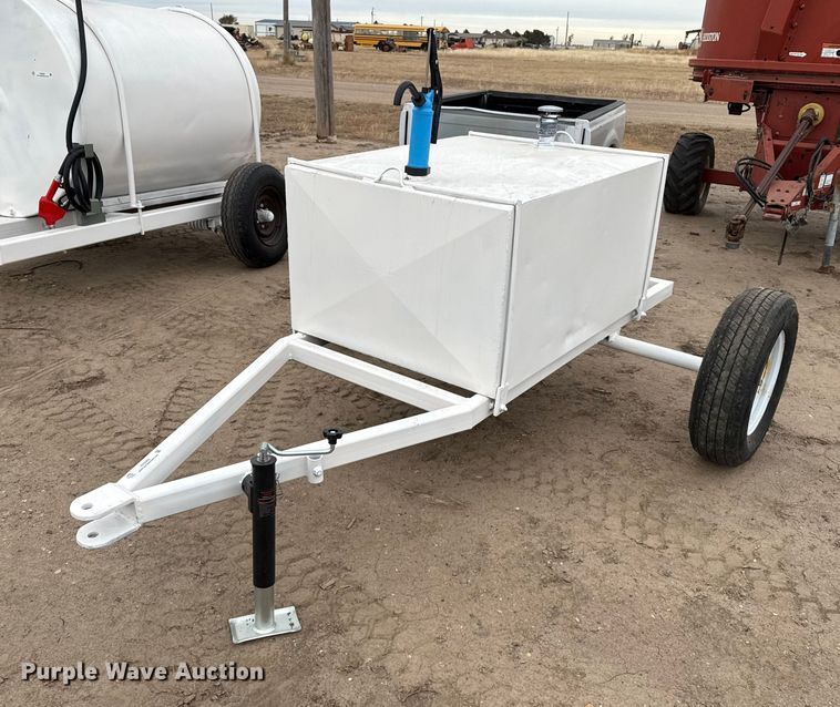 Fuel trailer - EP2565