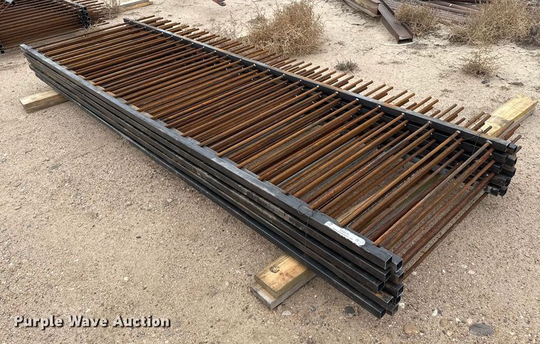 (10) fence panels - EP2570