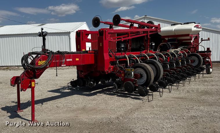 Agco White Challenger 8800 planter - ER0051