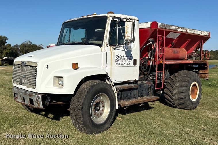 2000 Freightliner FL80 applicator truck - ET7224