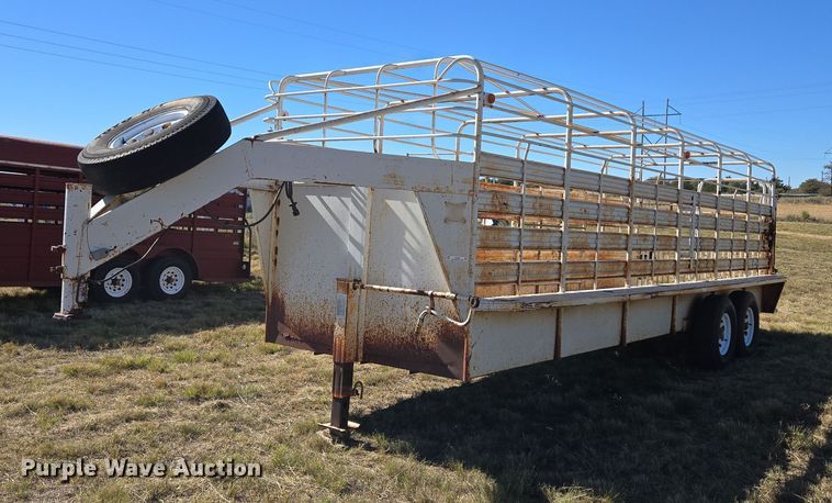 1990 W-W Trailer Manufacturers livestock trailer - EU4000