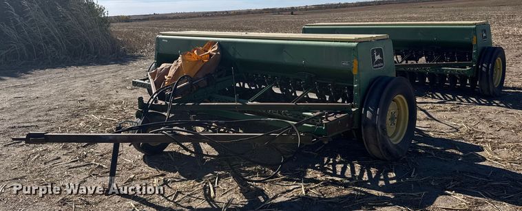 John Deere 8350 grain drill - EU6332
