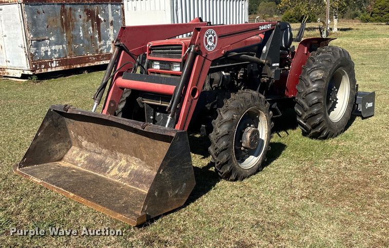 Case IH 385 tractor - EV2551