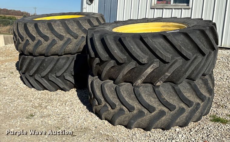 (4) flotation tires and wheels - EV3238