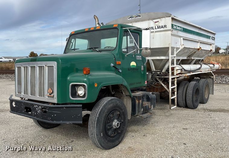 1989 International F-2654 fertilizer delivery truck - EV3243