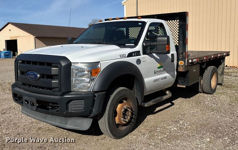 2013 Ford F550 flatbed truck - EV3252
