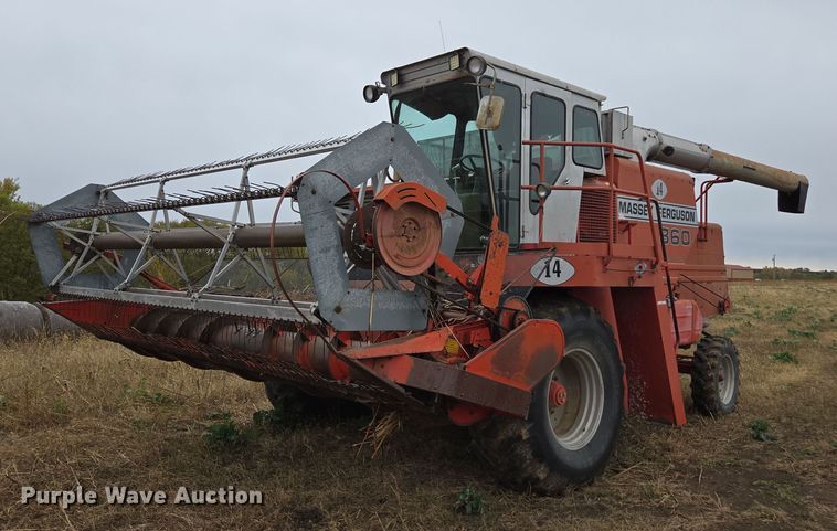 1984 Massey Ferguson 860 combine - EV5476