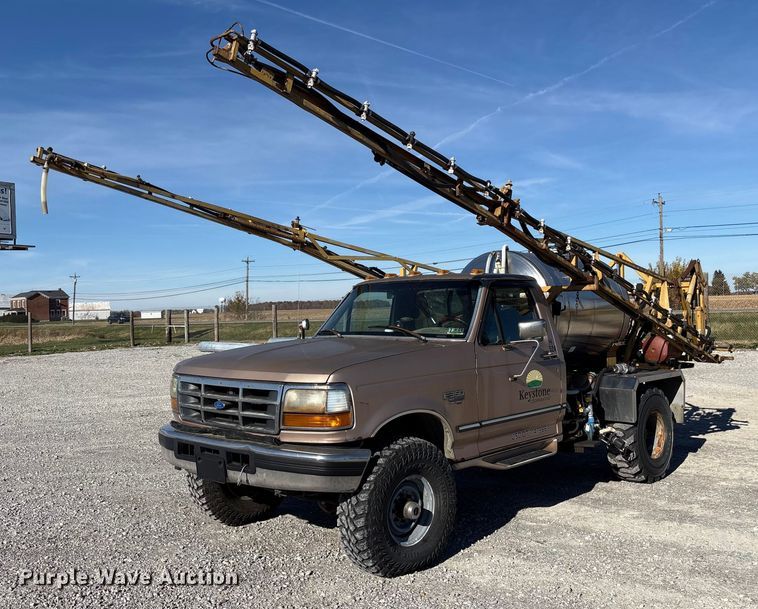 1997 Ford F350 sprayer bed pickup truck - FK1022