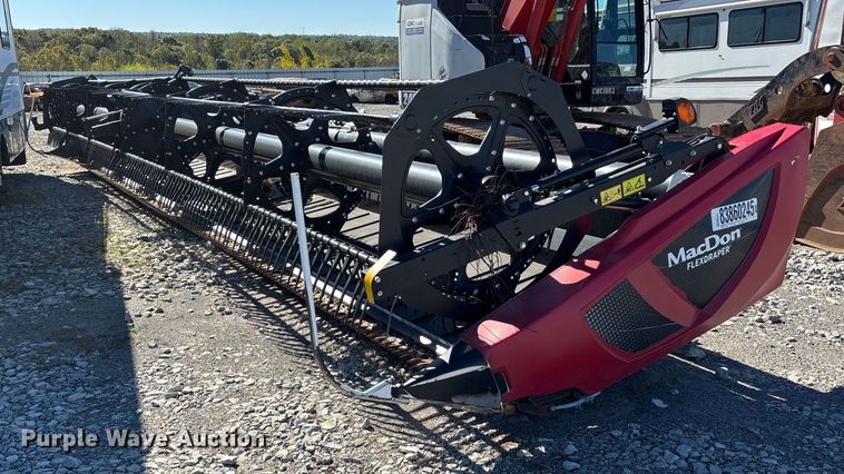 2019 MacDon FD140 flex draper head - YA1360