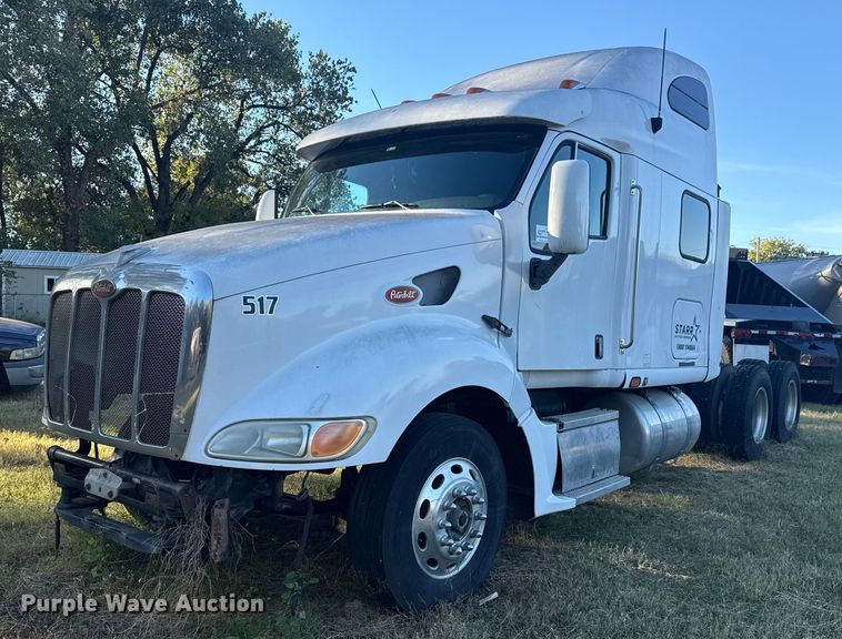 2001 Peterbilt 387 semi truck - DJ7874