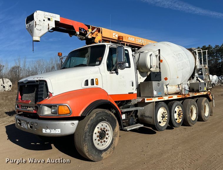 2000 Sterling L-Line ready mix truck - DW4367