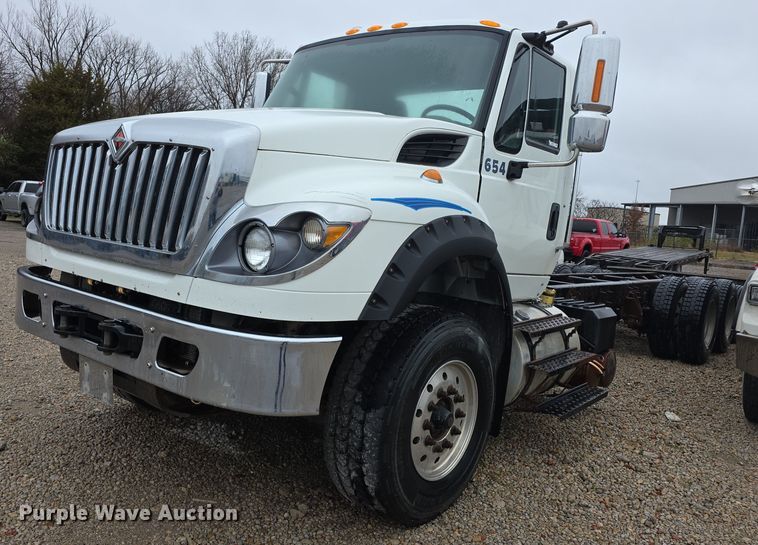 2016 International 7600 truck cab and chassis - DX7156