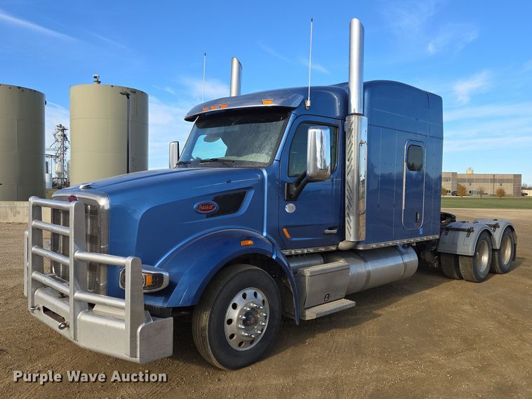 2016 Peterbilt 567 semi truck - EB1149