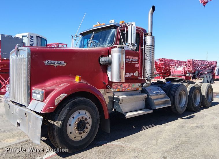 2004 Kenworth W900 semi truck - EC1308