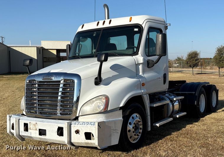 2015 Freightliner Cascadia 125 semi truck - EF6188