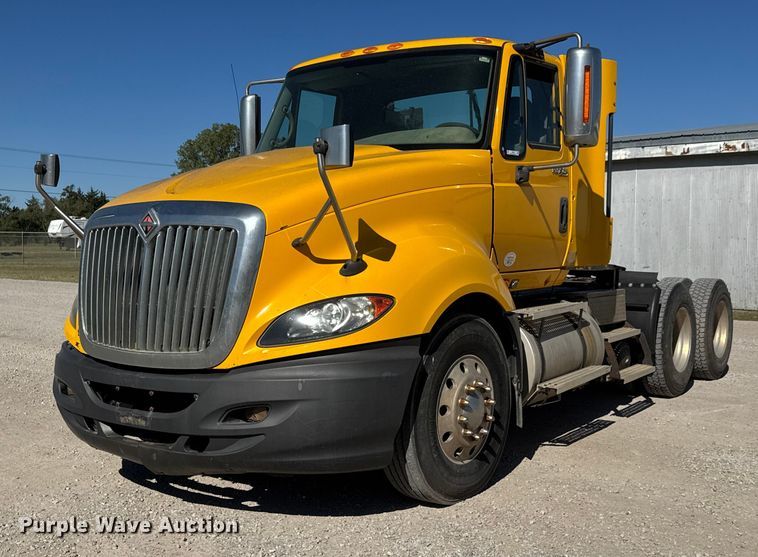 2011 International  ProStar Premium semi truck - EM8457