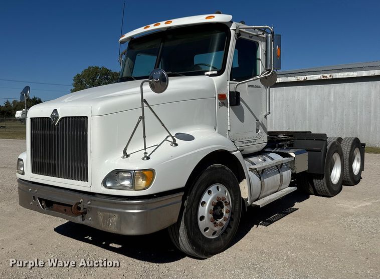 2005 International  9200i SBA  semi truck - EM8458