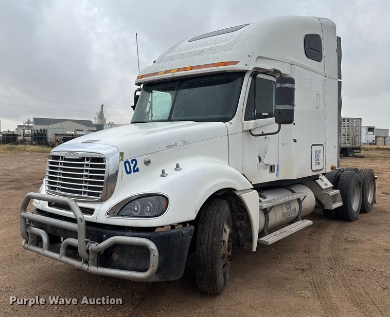 Freightliner Columbia semi truck - EP0712