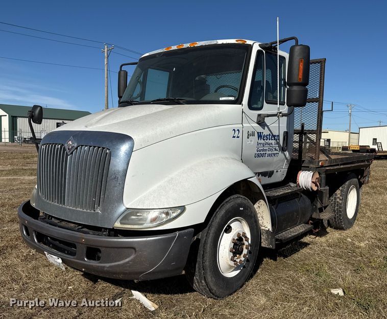 2005 International 8600 flatbed truck - EP0969