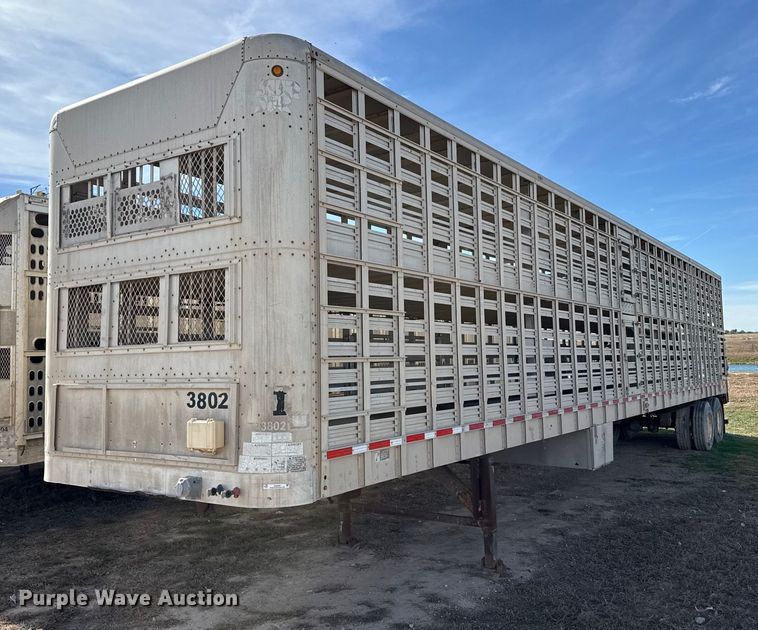 2000 Wilson livestock trailer - EQ4697