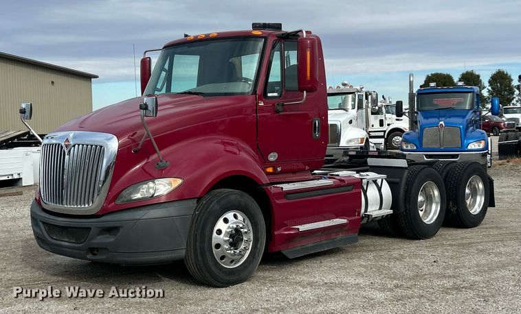 2016 International ProStar Plus semi truck - ET3411