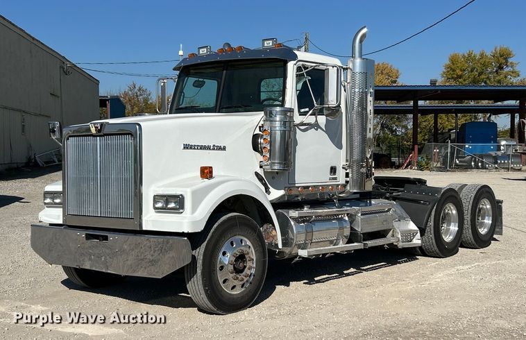 2013 Western Star 4900SF semi truck - ET6628