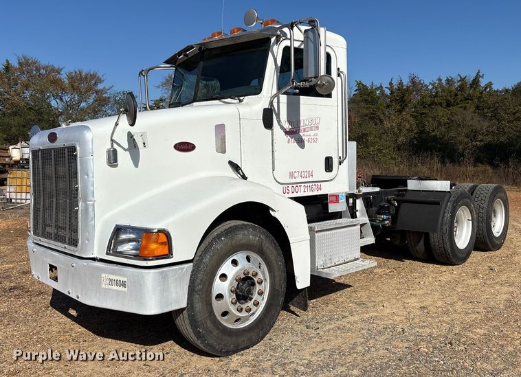 2005 Peterbilt 385 semi truck - ET7291